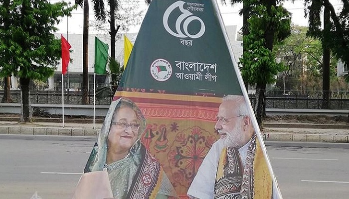 আসছেন মোদি, বর্ণিল সাজে ঢাকা