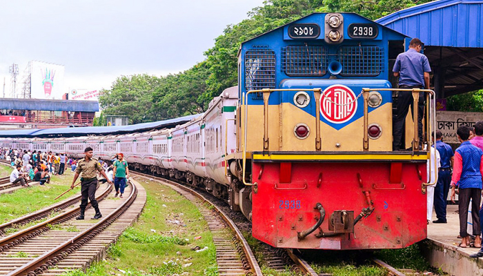 ঢাকা-চট্টগ্রাম রুটে ট্রেন চলাচল বন্ধ