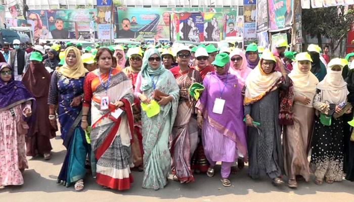 জয় বাংলা স্লোগানে মুখরিত ময়মনসিংহের রাজপথ