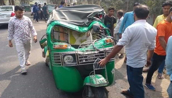 লক্ষ্মীপুরে ট্রাকের ধাক্কায় অটোরিকশা চালকের মৃত্যু