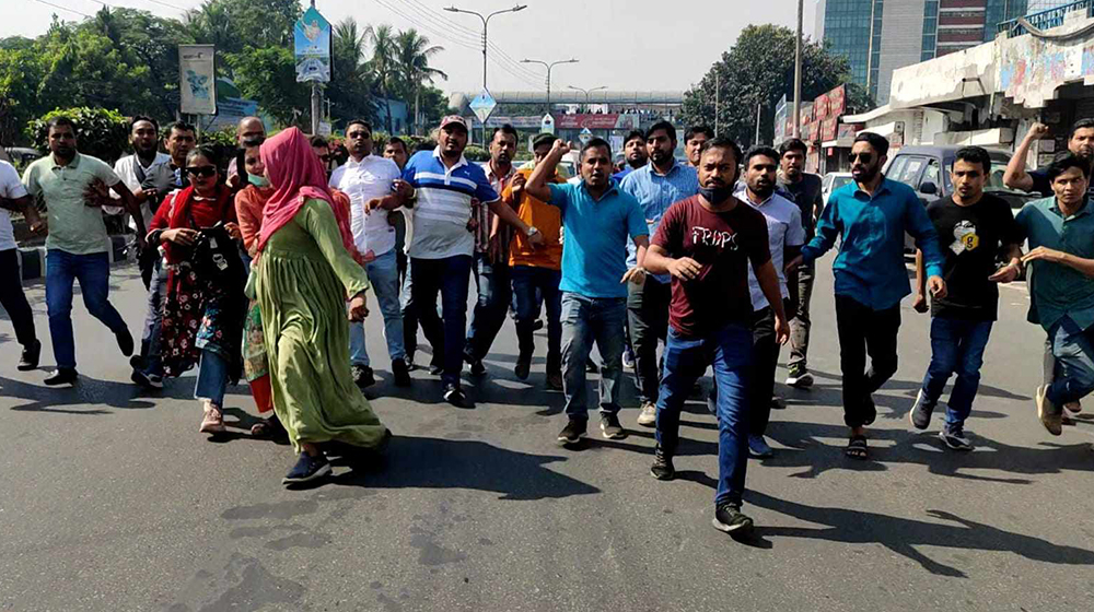 অবরোধের সমর্থনে রাজধানীতে শ্রাবণের নেতৃত্বে মিছিল