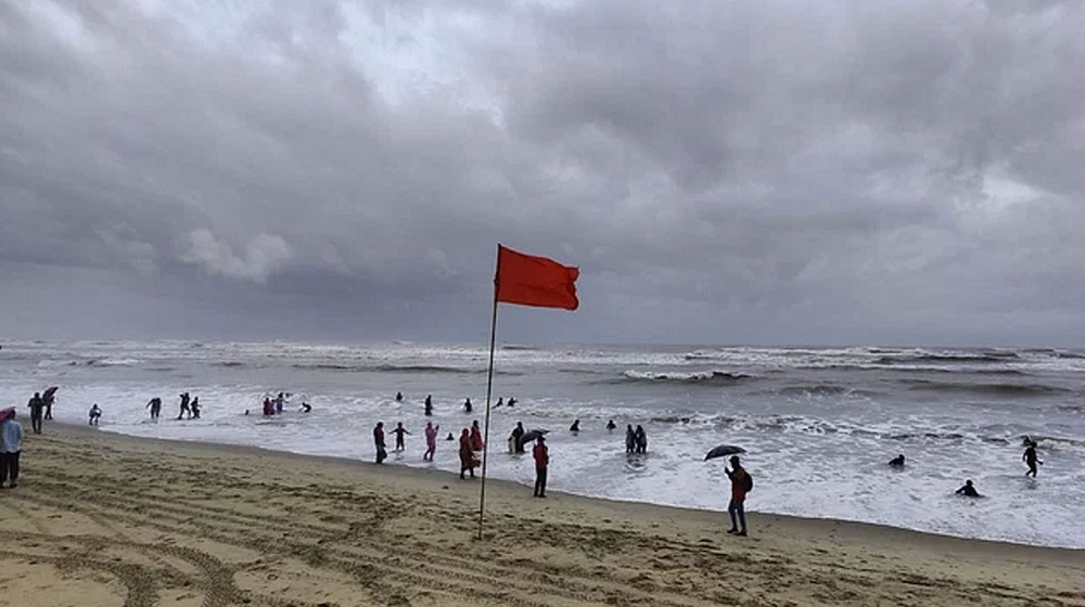 বইতে পারে ঝোড়ো হাওয়া, সমুদ্রবন্দরে ৩ নম্বর সতর্ক সংকেত