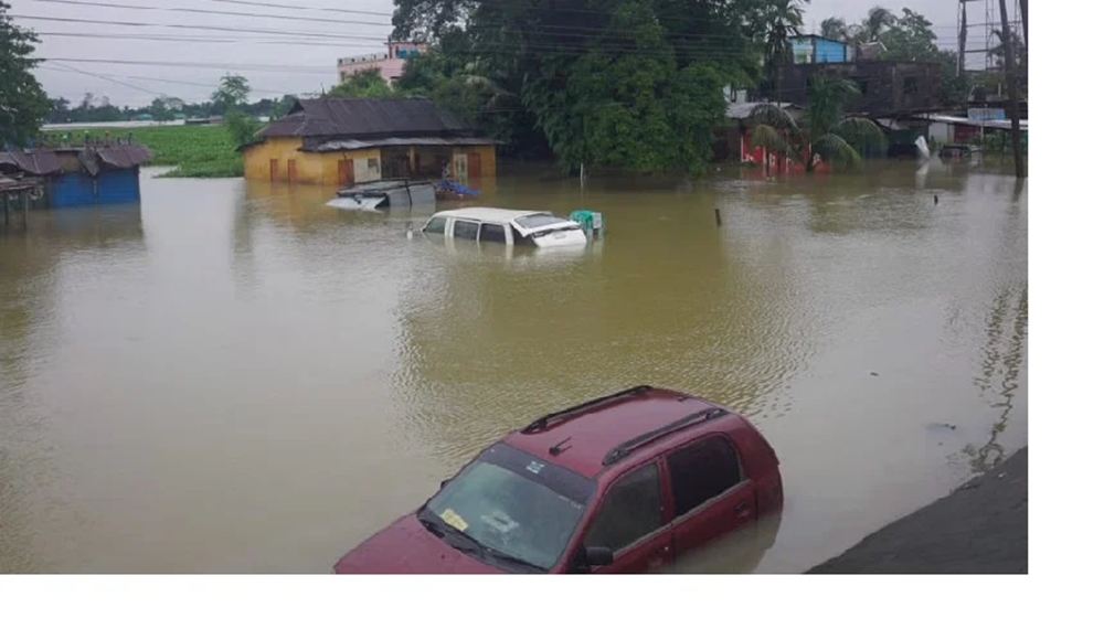 নোয়াখালীতে বন্যার পানিতে বিদ্যুৎস্পৃষ্টে ৩ জনের মৃত্যু