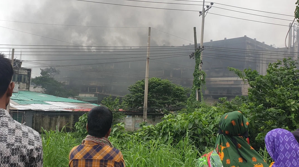 গাজী টায়ার কারখানার আগুন ৩২ ঘণ্টা পর নিভেছে, ভবনধসের শঙ্কা