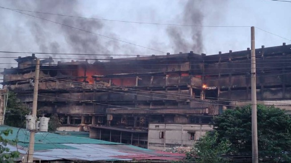 গাজী টায়ার্স কারখানায় লুটপাট করতে গিয়েই নিখোঁজ ১৭৫