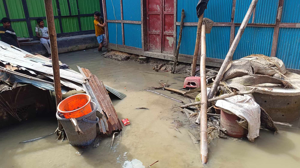 এখনো পানিবন্দি হাজারো মানুষ, খাদ্য সংকট-রোগবালাই