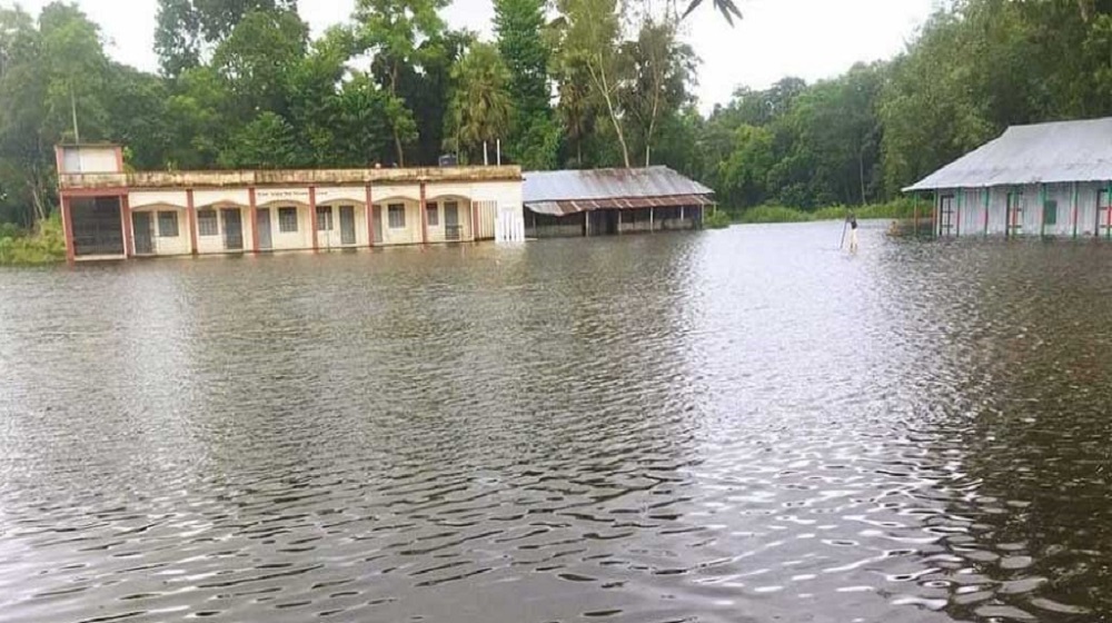 কুমিল্লায় বন্যা: দারুন ক্ষতি শিক্ষা ব্যবস্থায়