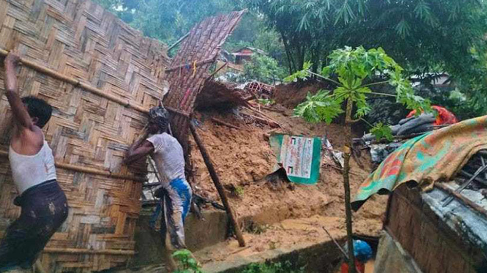 উখিয়া রোহিঙ্গা ক্যাম্পে পাহাড় ধসে নিহত ৩