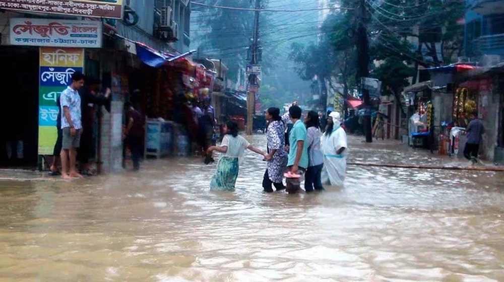 পানিবন্দি কক্সবাজার: পাহাড়ধস, আটকা পড়েছেন হাজারো পর্যটক