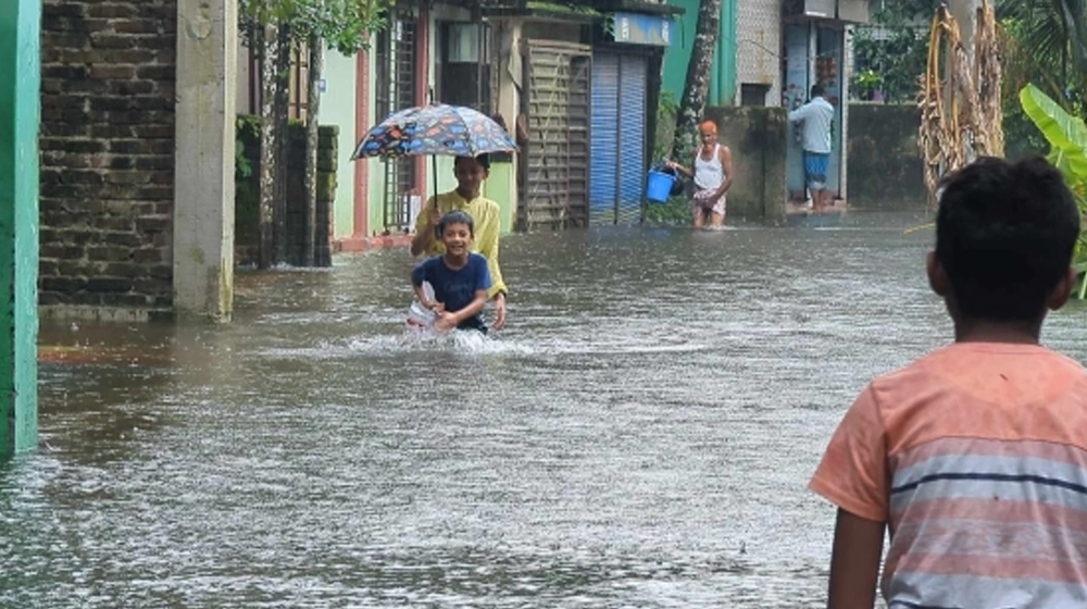 আবারও বন্যার কবলে নোয়াখালী, আতঙ্কে পানিবন্দি মানুষ