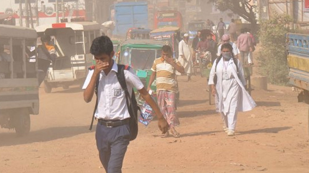 বিশ্বে আজ বায়ুদূষণের শীর্ষে ঢাকা