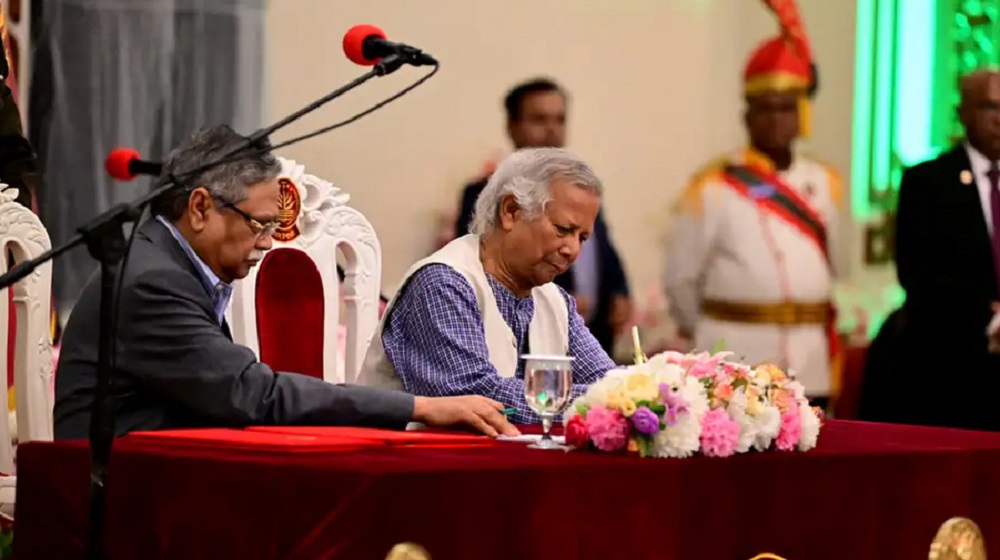 সরকারের কাজের গতি, দ্রব্যমূল্য ও আইন-শৃঙ্খলা নিয়ে অসন্তোষ: ডয়চে ভেলের প্রতিবেদন