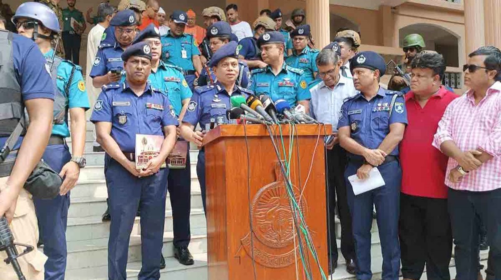 পূজার পর সন্ত্রাস দমনে সাঁড়াশি অভিযান শুরু হবে: আইজিপি