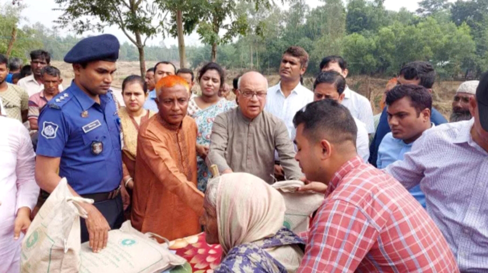 বন্যার স্থায়ী সমাধান চায় সরকার: শেরপুরে ত্রাণ উপদেষ্টা