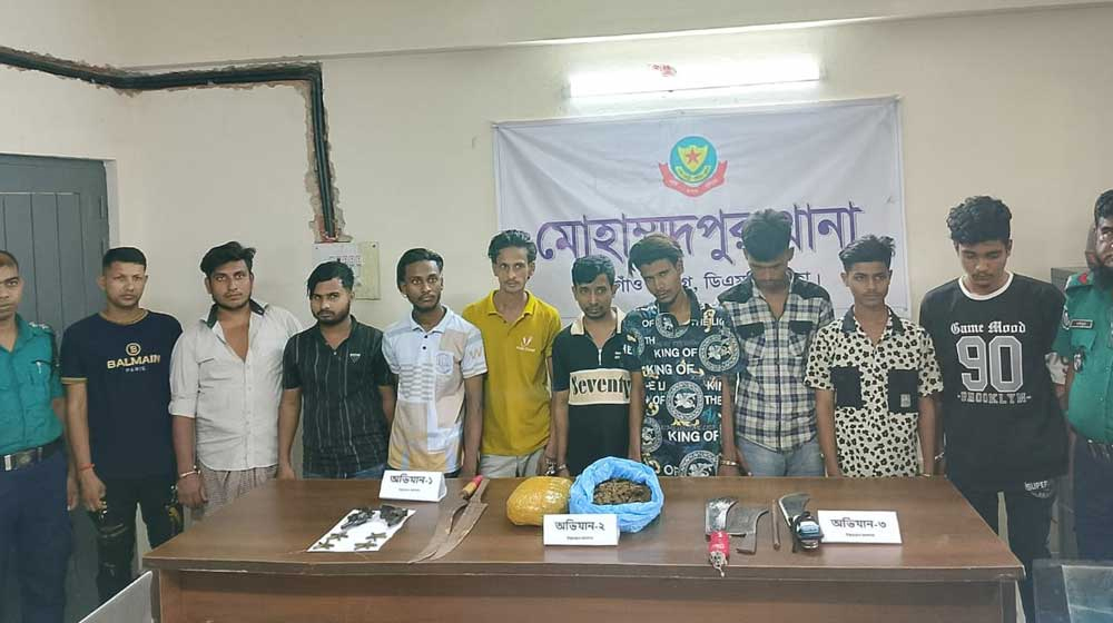 রাজধানীর মোহাম্মদপুরে যৌথ বাহিনীর অভিযানে গ্রেপ্তার ৩১