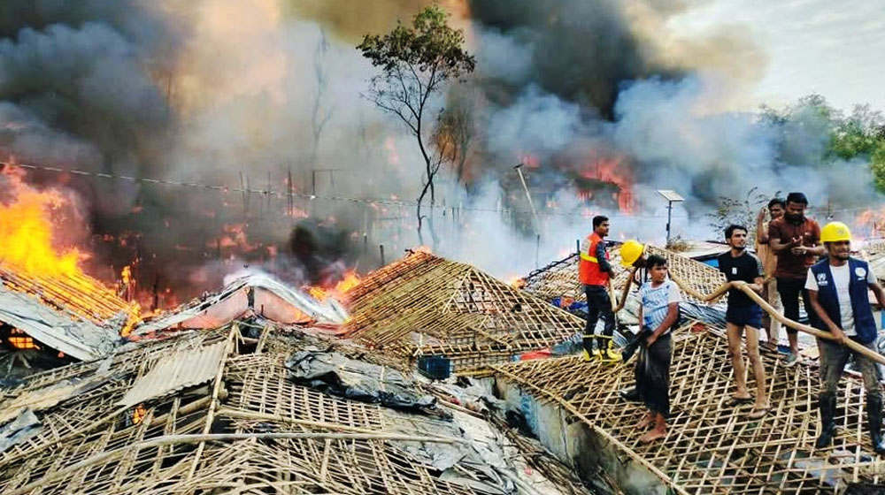 রোহিঙ্গা ক্যাম্পে অগ্নিকাণ্ডে নিহত ২