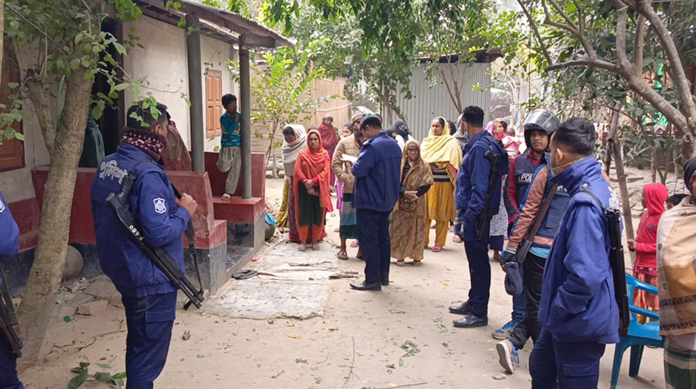 সালথায় দুই গ্রুপের সংঘর্ষে আহত ১০, বসতঘর ভাংচুর