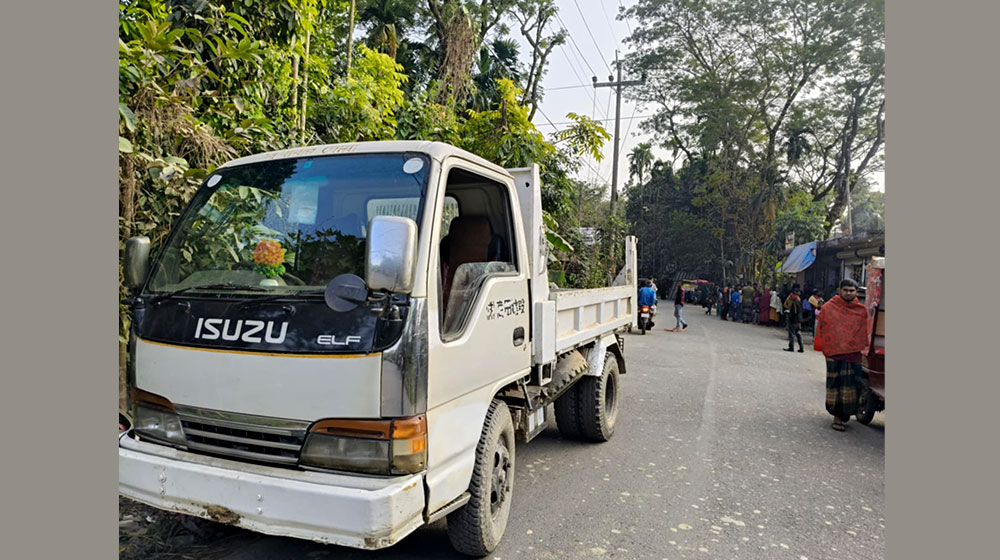 লক্ষ্মীপুরে পিকআপ চাপায় শিশুর মৃত্যু 