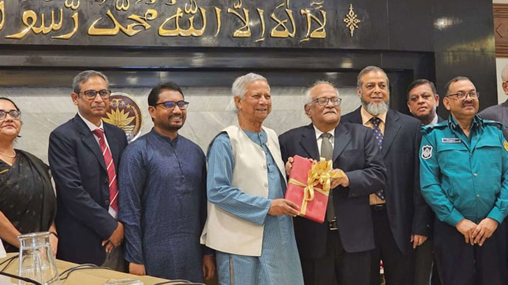 প্রধান উপদেষ্টার কাছে সংস্কার প্রস্তাব জমা দিয়েছে চার কমিশন