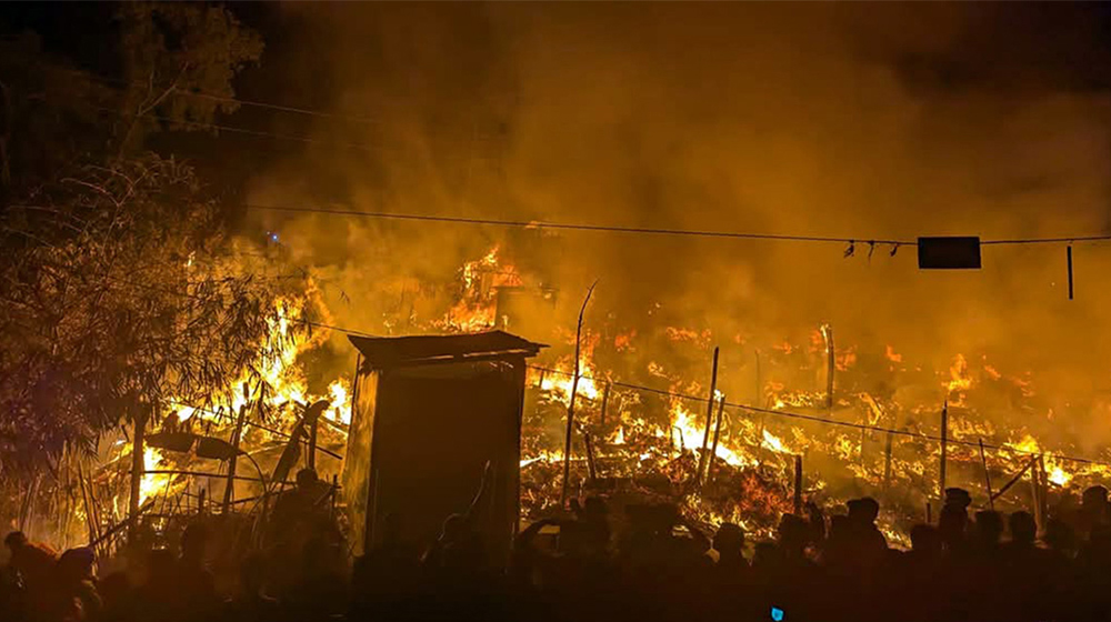 রোহিঙ্গা ক্যাম্পে আগুনে শিশুর মৃত্যু, পুড়লো শতাধিক ঘর