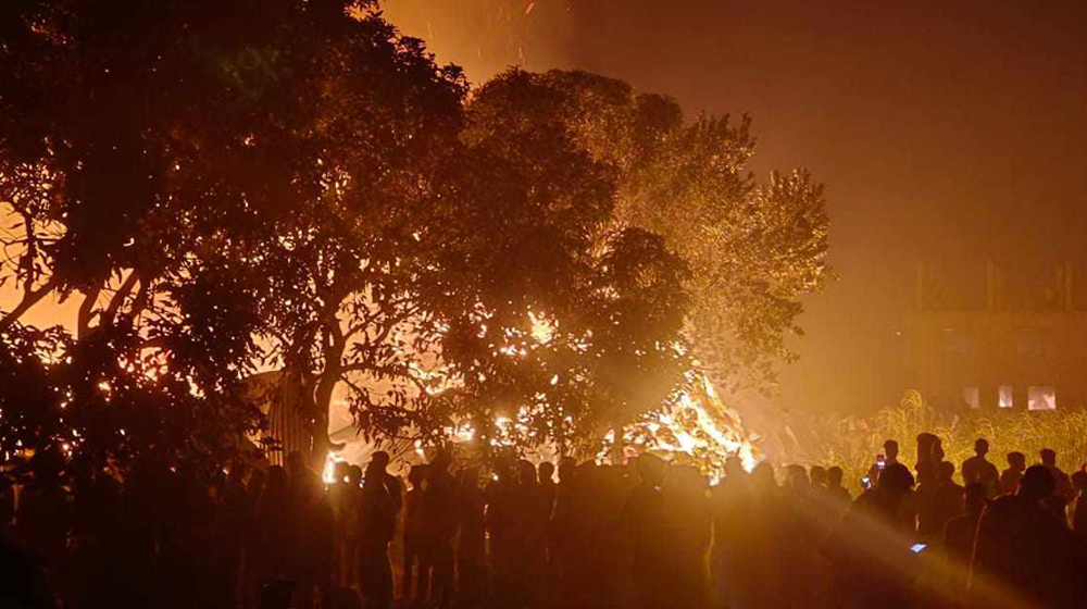 গাজীপুরে ঝুট গুদামে আগুন, নিয়ন্ত্রণে তিন ইউনিট