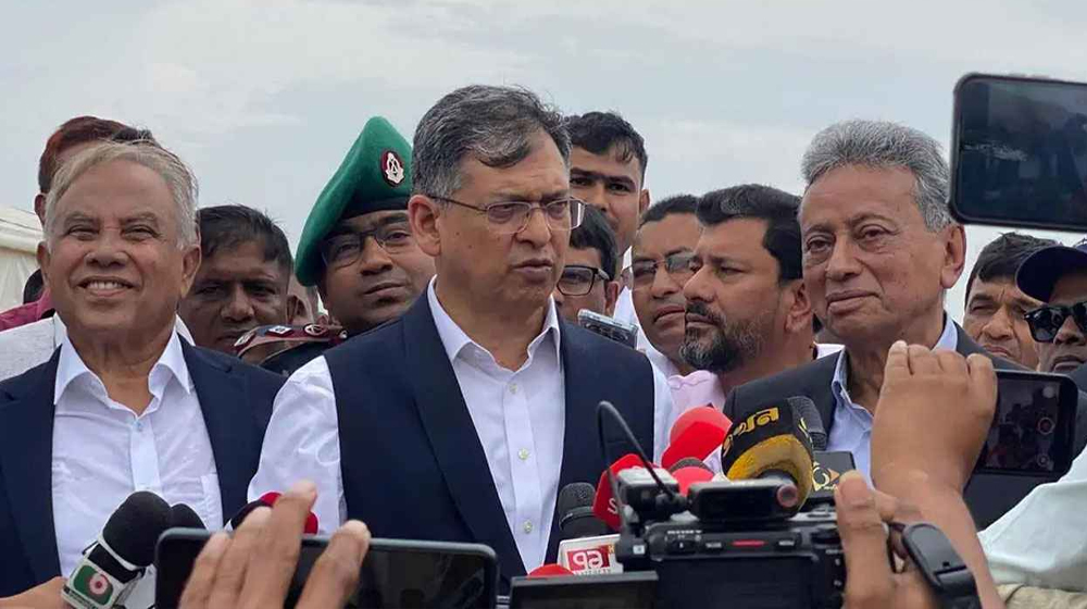 আইনশৃঙ্খলার উন্নতি ছাড়া দেশে নতুন বিনিয়োগ সম্ভব নয়: স্বরাষ্ট্রমন্ত্রী