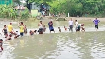 রামগতিতে পানিবন্দি ৫০ হাজার পরিবার, অবৈধ বাঁধ অপসারণ চান স্থানীয়রা