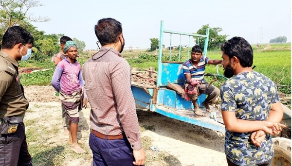 সরকারি জমি থেকে অবৈধভাবে মাটি উত্তোলনে অর্থদণ্ড