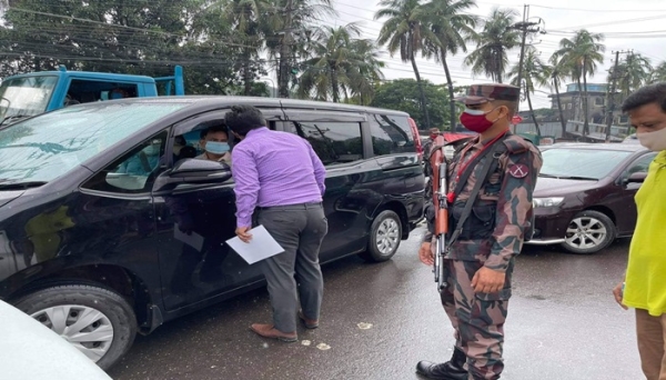 বিধিনিষেধ অমান্য করায় চট্টগ্রামে ২১৬ মামলা